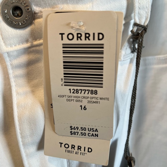 NWT Torrid Sky High Skinny Crop Jeans in White - Picture 6 of 9